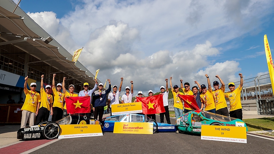 Ba đội Việt Nam trên trường đua Pertamina Mandalika International Street Circuit (Indonesia) - 2022